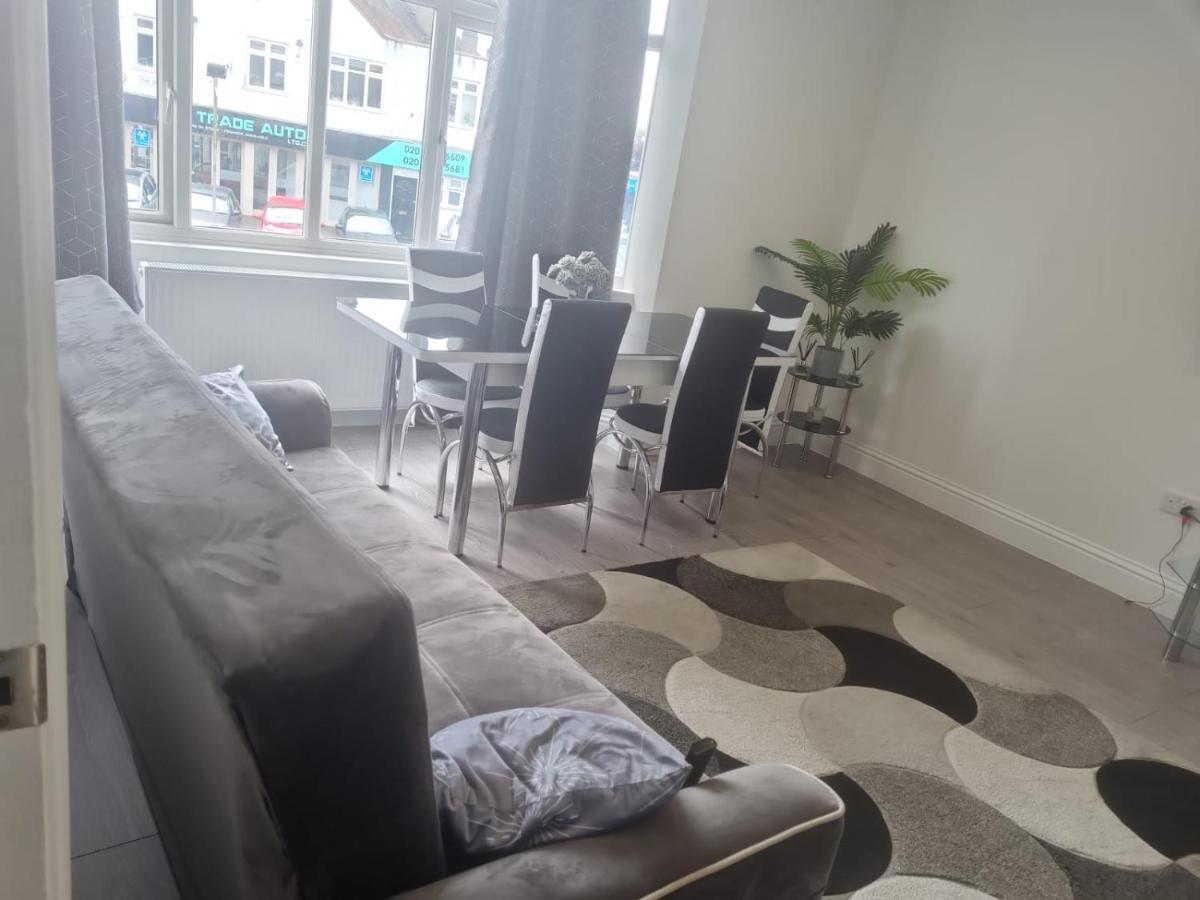 Attractive 2 Bed Apartments Free Wi-Fi And Parking Croydon Bagian luar foto