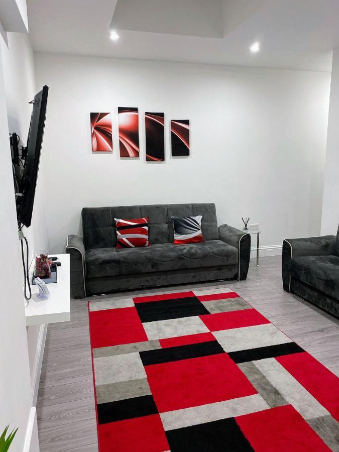 Attractive 2 Bed Apartments Free Wi-Fi And Parking Croydon Bagian luar foto